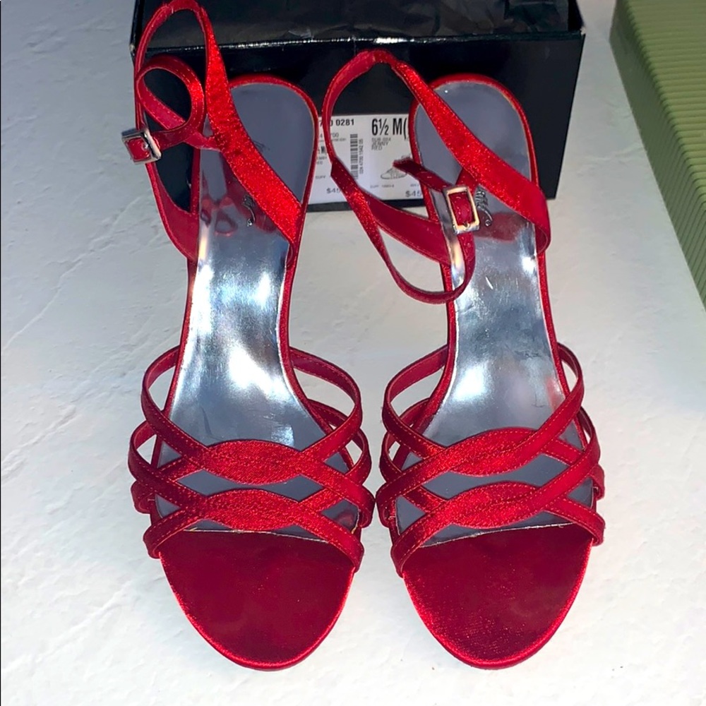 Red Strappy Sandals 👠😍♥️